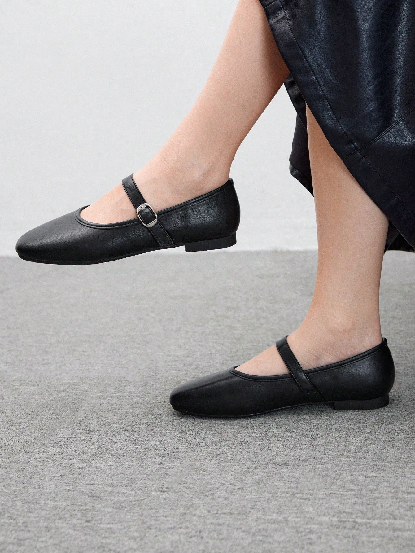 classic black mary jane flats – round toe, low heel, adjustable strap, elegant everyday shoes for women classic black mary jane flats – round toe, low heel, adjustable strap, elegant everyday shoes for women
