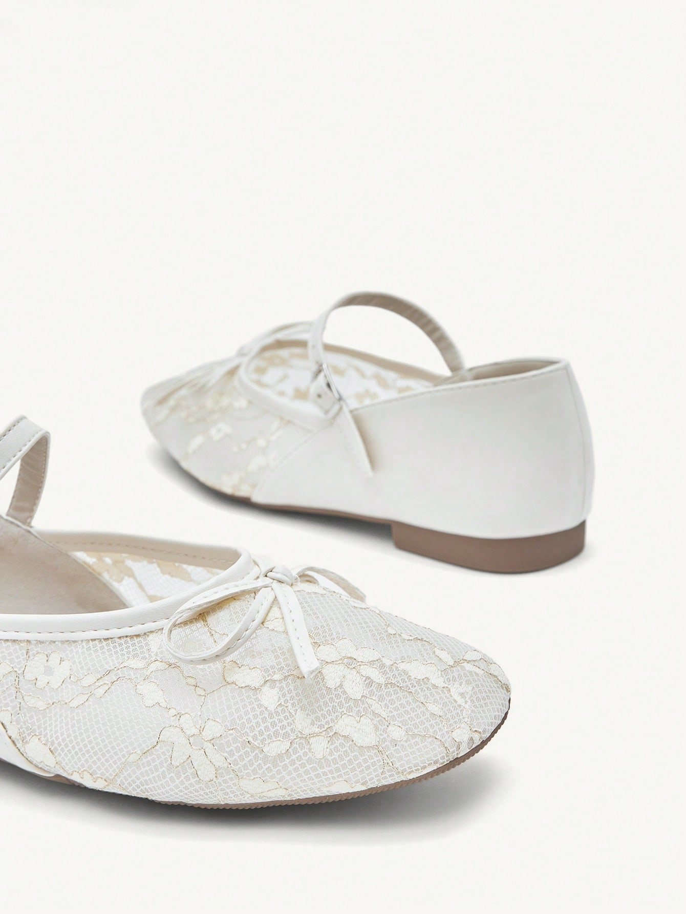 girls’ white lace dress shoes with bow & buckle strap – elegant party & occasion footwear girls’ white lace dress shoes with bow & buckle strap – elegant party & occasion footwear