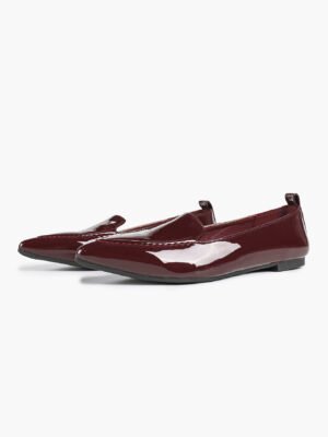 burgundy patent pointed toe loafer flats | office wear, weekend brunch, date day, shopping stroll, evening dinner shoes